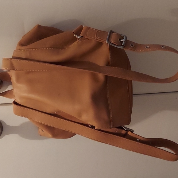 Backpack - Picture 2 of 8